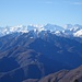 Auf den Tafeln des Cimetta-Gipfelplateaus sind die Berner- und Walliser 4000er aufgeführt - heute konnte man diese wirklich sehen.  -  Blick zu den Wallisern ..