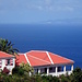 Blick nach Sint Maarten/Saint Martin (NL/F), welches ein bisschen die Funktion eines "Hubs" für die Region hat, vor allem wegen des großen [https://de.wikipedia.org/wiki/Princess_Juliana_International_Airport Flughafens]. 