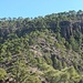 Die Nordflanke des Inagua mit der besagten Steilstufe. Der Rücken in der Mitte des Bildes leitet an die Rinne, die den Zustieg zum oberen Plateau vermittelt.