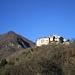 das burgartige Castello im Westen des Tals in erhöhter Lage