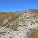 Im Aufstieg zum Monte Gorzano - Nahe der Abbruchkante geht's weiter allmählich bergauf.
