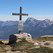 Monte Gorzano - Am Gipfelkreuz vor der Kulisse des Gran Sasso.