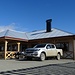 Von unserer gemütlichen Estancia in Cerro Castillo geht es nun mit dem Pick-Up in etwas mehr als 3 Stunden nach Punta Arenas, mit 120'000 Einwohnern die südlichste Grossstadt der Welt, die wie aus dem Nichts aus einer menschenleeren Gegend auftaucht. 