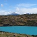 Das türkisblaue Wasser des Rio Paine, mit etwa 8 km Länge wohl einer der kürzesten Flüsse der Welt.