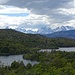 Torres del Paine-Massiv über Südbuchenwäldern und Seen