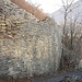 muri di pietra alle antiche cave