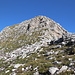 Im Aufstieg zwischen Vado di Siella und Monte Siella - Gleich wird der felsige Gratabschnitt südöstlich des Monte Siella erreicht.