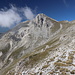 Monte Tremoggia - Ausblick am Gipfel zum benachbarten Monte Camicia.