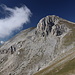 Unterwegs zwischen Monte Tremoggia und Monte Camicia - Blick zum unserem nächsten Gipfel, der ostseitig steil abbricht.
