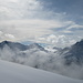 ...Blick übers Tal, rechts das Hochjoch...mit Skigebiet Silvretta Montafon (Grasjoch)