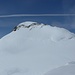 33 Das Aletsch. Noch 4 Kämpfer am Gipfelgrat voraus, 2 haben die Segel gestrichen. Den Hügel nur nicht unterschätzen. 