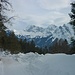 Aussichtsreiche Wegabschnitte ermöglichen Blicke hinüber ins Karwendel.