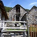 Man beachte das Gatter, rechts im Bild.<br />Interessante Konstruktion. <br />Optische Täuschung (finde ich)
