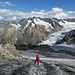 auf dem Rückmarsch - bleiben wir stets auf dem Gletscher; hier ein steilerer Abstieg um den Ausläufer des nicht kotierten Vorgipfels herum