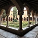 Il chiostro dei Francescani accanto all'omonima chiesa.
