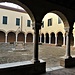 Il secondo chiostro del Convento dei Reverendi Padri Francescani.