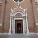 Il magnifico portale gotico-rinascimentale di Santa Maria dell'Orto.