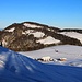 Skitour Helfenberg vom 5.2.2019:<br /><br />Sicht zur Hinteri Egg (1169m) mit Skiabfahrtsspuren, der Hügel isr der höchste Gipfel vom Kanton Baselland.