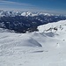 Ich fahre jetzt abseits der Piste ab; im Hintergrund Karwendel