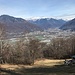 erster Ausblick über Teile der Magadino-Ebene nach Bellinzona - und zum Pizzo di Claro