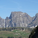 Der Gamsberg mit seiner kolossalen Südflanke erhebt sich über der Alp Palfries
