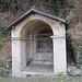 Una cappella sulla via di salita al Sacro Monte.