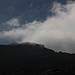 Unterwegs zwischen Scala 'e Pradu und Corrasi - Blick zur Punta Corrasi, wo noch einige Wolken entlangtreiben.