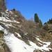 Auf 1900m unterhalb vom Sättelchen Vers le Grenier de Corbassière (1959m) traffen wir auf den ersten Schnee.