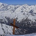 Gipfelaussicht vom Grand Combin de Valsorey (4184m) auf den Mont Blanc (4810,45m) und Aiguille Verte (4122m).