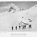 Es geht auch mit nur einem Stock: Sieben Männer im Schnee mit 2m langem Bambusstock mit Stahlscheibe. Skitour vom 3. Januar 1897 mit dem Spitzmeilen im Hintergrund (Fotograph: Joachim Mercier)