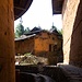 Mitunter stehen die Tulou dicht beieinander.