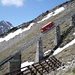seit 100 Jahren fährt die Niesenbahn - und sieht erst noch gut aus;<br />in Rot ist auch der Gleitschirmpilot über dem Fromberghore unterwegs