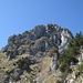 Oberhalb von Griggli im Aufstieg zum Kleinen Mythen - in der Bildmitte das Aufstiegs-Kamin, welches direkt zum Gipfel hoch führt