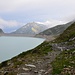 Am Stausee entlang
