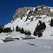 Den Böli – hier von der Alp Oberwisstanne aus fotografiert – umgeht man in der sonnigen Südflanke.