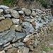 Trockensteinmauer ohne Zement gebaut