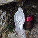Ein paar Meter unterhalb des Gipfels: Madonna aus Marmor und Gipfelbuchbüchse