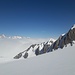Oberes Plateau Rappegletscher: Hochnebelschlange über dem Goms, dahinter Finsteraar- und Schreckhorn