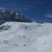Abfahrt zur tiefsten Stelle des Gletscherschigebietes am Schladminger Gletscher. Der Sessellift war die letzten Tage defekt und ist erst heute wieder in Betrieb gegangen.