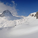 rechts unter den Felsen geht die Skitour in Richtung Piz Turba