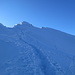 Der lange Gipfelgrat zum Piz d'Agnel - es war auch eine Skispur vorhanden, was mir aber zu heikel war