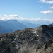Wolken über dern Walliser 4000er. Ganz hinten schaut die Spitze des Mont Blanc noch leicht aus der Wolkendecke.