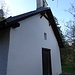 Die Kapelle Sogn Vetger im Wald unter dem Schloss Ortenstein