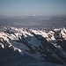der Mont Blanc lugt aus dem Nebel raus