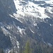 Zoom vom Loferer Hochtal auf die Waldstufe mit den steilen Abbrüchen in der Bildmitte. Wenn es hier schon aper ist, sinkt der Gesamtanspruch um eine ganze Stufe.