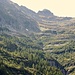 Die Besteigung des Poncione Rosso aus dem Val d'Iragna und über den E-Grat: während vielen Jahren eine Legende und für viele Tessiner Bergsteiger Gegenstand von Träumen. Auch wenn sich die grossen Schwierigkeiten der Route auf ungefähr zehn senkrechte Meter beschränken, bleibt die Alleinbegehung von Negretti, im Jahre 1907, eine bewundernswerte Tat.<br /><br />(Clubführer, Tessiner Alpen 2)