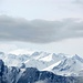 Blick in die winterlichen Berge zwischen Arosa und Lenzerheide mit dem unscheinbaren Alpstein