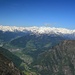 Blick ins Pftischstal, links Sterzing, dahinter die Stubaier Alpen