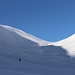 <b>Per la prima volta percorro la Val Termine sul versante orografico destro. La neve in questo tratto è molto compatta e pone qualche problema di tenuta, in particolare sul ripido versante sotto il Lago di Scai (2300 m). </b>