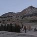 Noch in Bronze: Gros Van und Mont d'Or beim frühmorgendlichem Start auf dem Col des Mosses